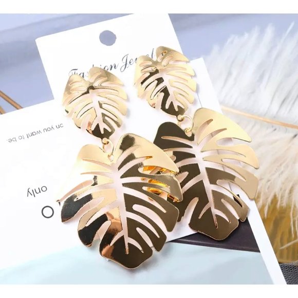 Boho Philodendron Leaf Plant Dangle Statement Earrings Gold - Picture 2 of 9